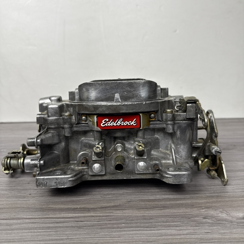 Edelbrock 8867 4 Four Barrel Carberator‎